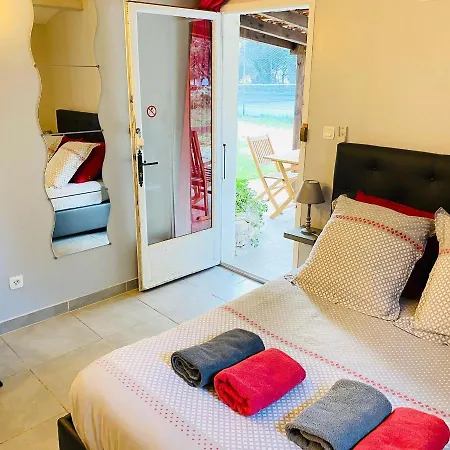 Le Domaine D'Alezen Villa Grans Buitenkant foto