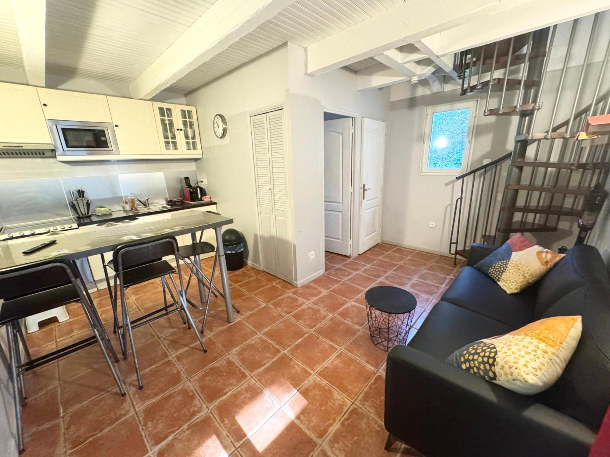 Holiday home Le Domaine D'alezen Grans