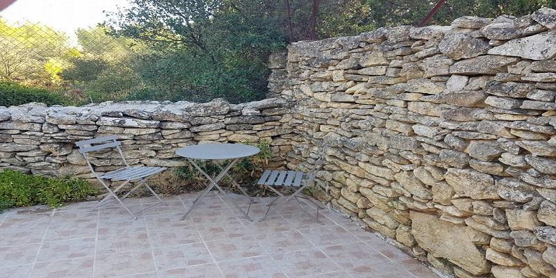 Le Domaine D'alezen Grans